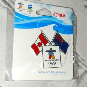 Dual Canada Australia Pin from the 2010 Vancouver Olympics brand new